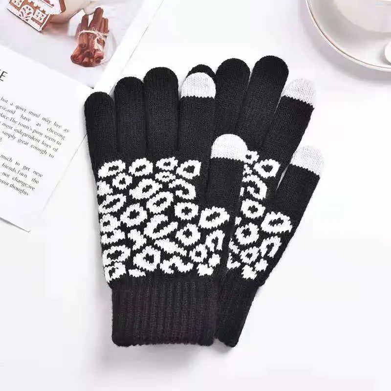 Winter Thermal Touchscreen Knitted Gloves for Outdoor Use